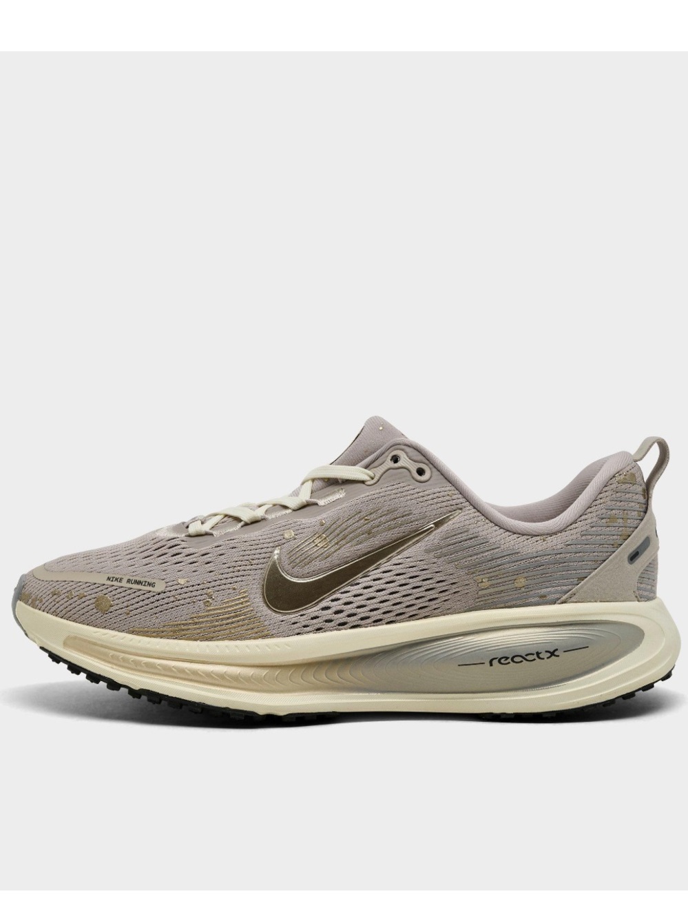 Nike Big Kids Vomero 18 Running shoes
